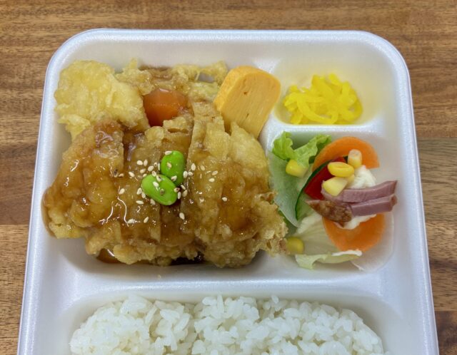 4/10(金) 日替り弁当 : チキンと白身魚の和風ソース