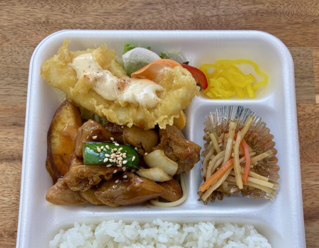 4/16(木) 日替り弁当 : テリヤキチキンと白身魚のタルタルソース