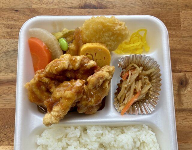 4/27(月) 日替り弁当 : チキンと白身魚の和風おろしソース