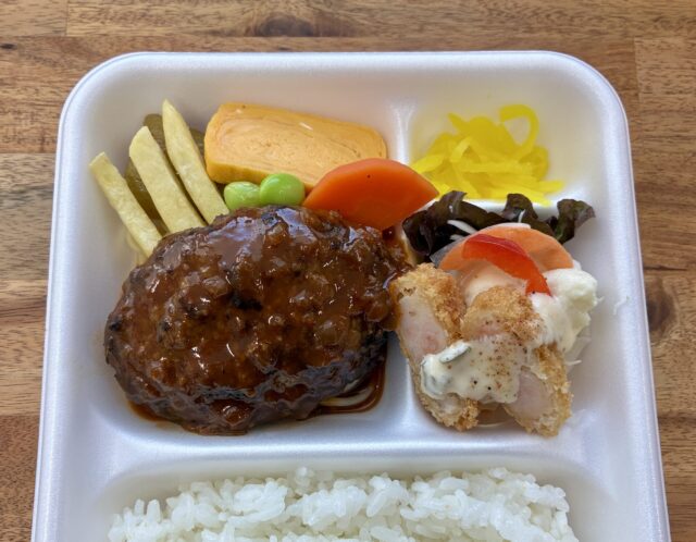 5/19(火)日替り弁当 : ハンバーグデミソースとエビカツタルタルソース