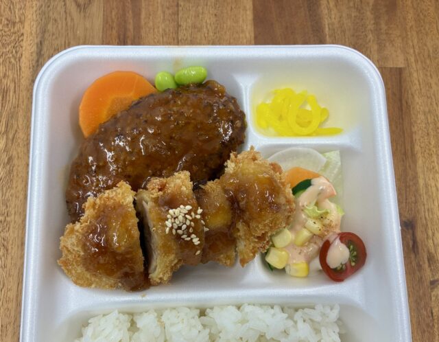 6/8(月)日替り弁当 : ハンバーグ デミソース＆和風チキンカツ
