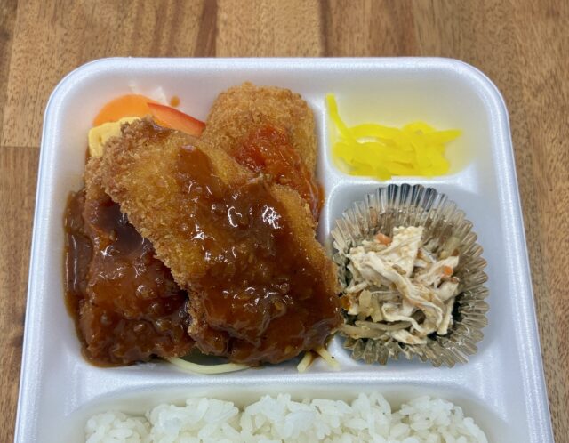 7/9(木)日替り弁当 : チキンカツデミソース&クリームコロッケトマトソース