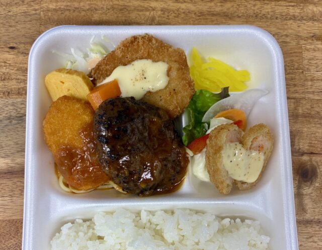 7/24(金)日替り弁当 : ハンバーグ&白身魚フライ&エビカツ